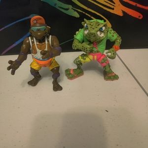 Vintage Ninja turtle figures